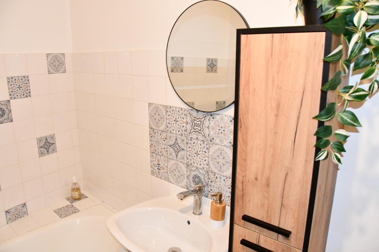 Appartement 32 M2 Intra Muros - Wifi - Netflix - Bureau Avignon Exterior foto